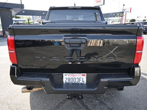 Used 2024 Toyota Tacoma TRD Sport image 17