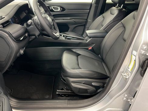 New 2026 Jeep Compass Latitude AWD/4WD image 17