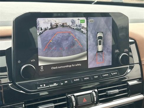 Used 2025 Nissan Pathfinder Platinum w/ Cargo Package image 29