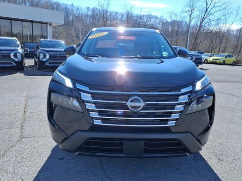 Certified 2025 Nissan Rogue SV image 12