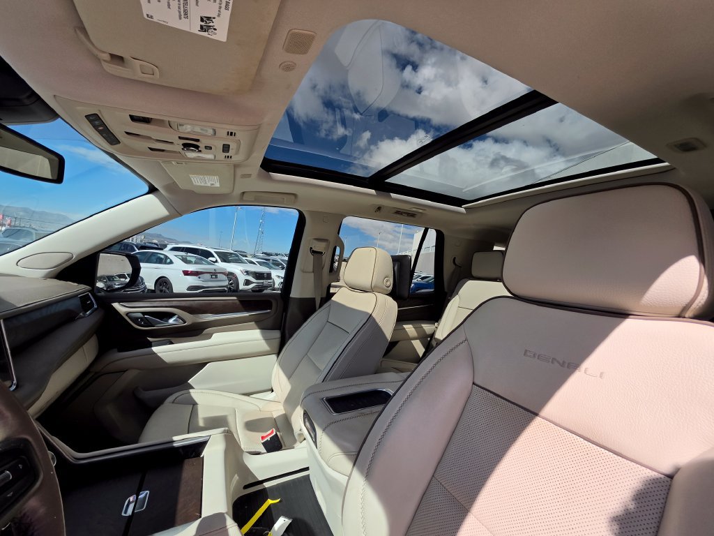 Used 2021 GMC Yukon Denali AWD/4WD image 12