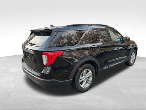 Used 2022 Ford Explorer XLT image 6