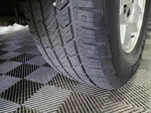 Used 2014 Chevrolet Suburban LT image 40