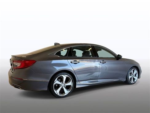 Used 2020 Honda Accord Touring image 10
