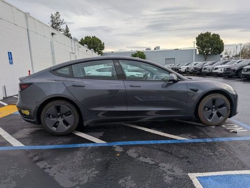 Used 2022 Tesla Model 3 Long Range image 4