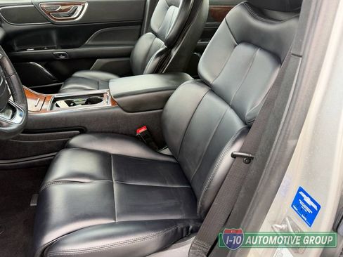Used 2019 Lincoln Continental Premiere FWD image 24