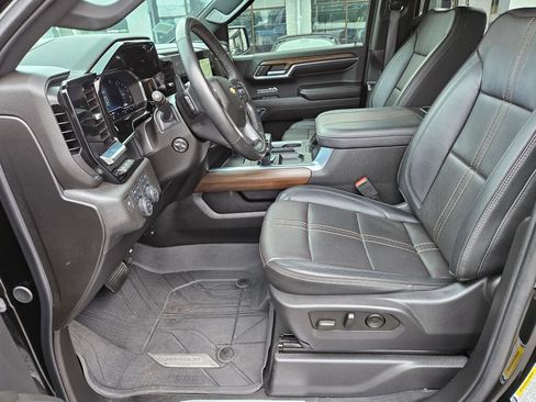 Used 2024 Chevrolet Silverado 1500 High Country w/ Technology Package AWD/4WD image 17