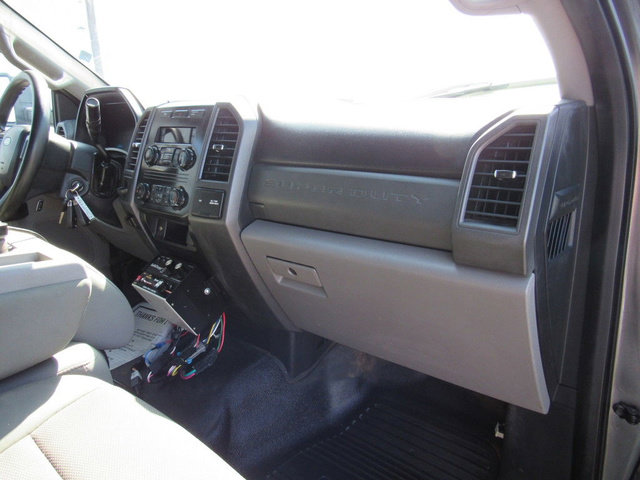Used 2018 Ford F550 2WD Regular Cab Super Duty w/ Power Equipment Group image 17