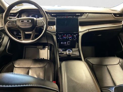 Used 2022 Jeep Grand Cherokee L Limited w/ Luxury Tech Group II image 11