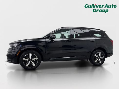 Used 2021 Kia Sorento S FWD image 2