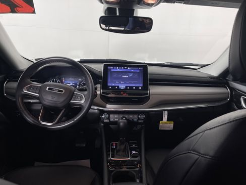 Used 2022 Jeep Compass Limited image 13