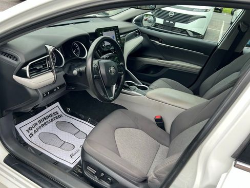 Used 2022 Toyota Camry LE w/ Carpet Mat Package (TMS) FWD image 34