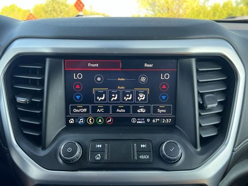 Used 2023 GMC Acadia SLT w/ LPO, Floor Liner Package image 26