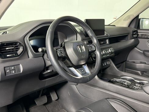 Used 2023 Honda Pilot Elite image 3
