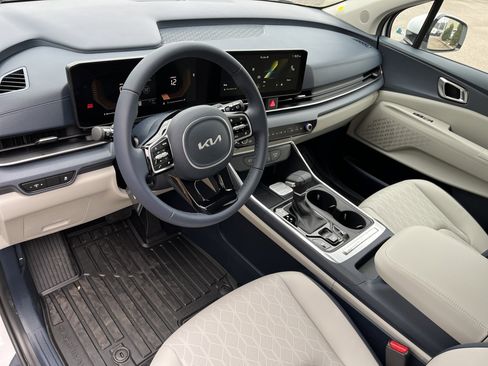 New 2026 Kia Carnival EX image 2