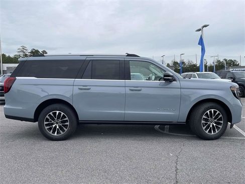 New 2025 Ford Expedition Max Platinum image 2