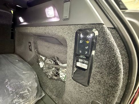 Used 2025 Land Rover Range Rover Long Wheelbase SE image 57