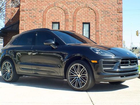 Used 2024 Porsche Macan MSRP$74470/PremiumPlusPkg/Heat image 3