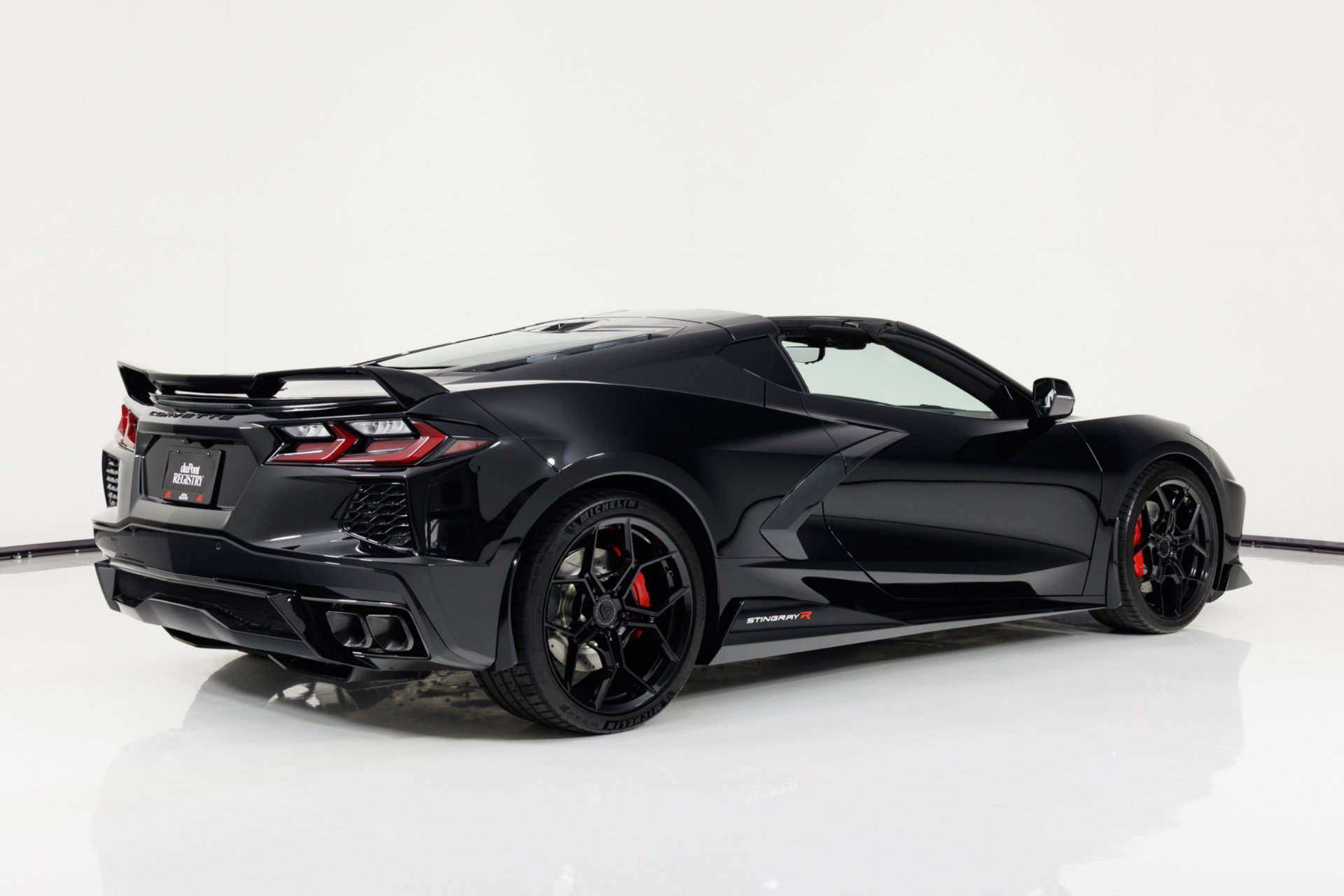 Used 2024 Chevrolet Corvette Stingray Premium Cpe w/ Z51 Performance Package RWD image 4