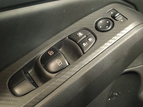 Used 2025 Nissan Altima 2.5 SV FWD image 27