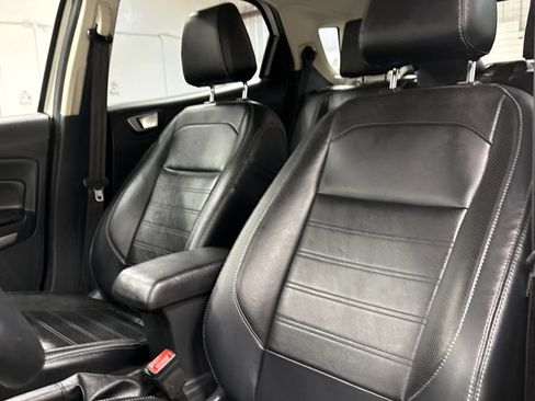 Used 2020 Ford EcoSport Titanium image 5