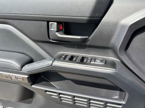 New 2026 Toyota 4Runner TRD Off-Road AWD/4WD image 17