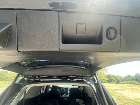 Used 2019 GMC Yukon SLT image 20