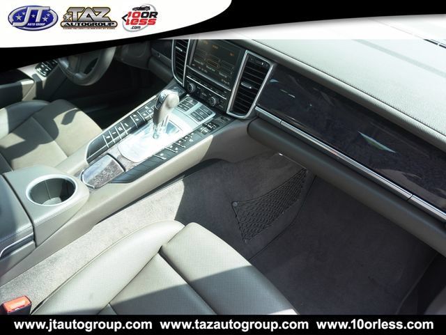 Used 2016 Porsche Panamera RWD image 30