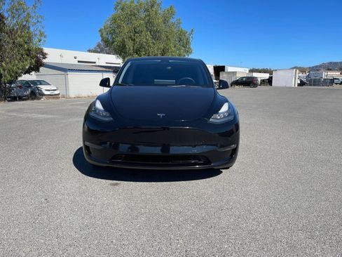 Used 2021 Tesla Model Y Long Range AWD/4WD image 2