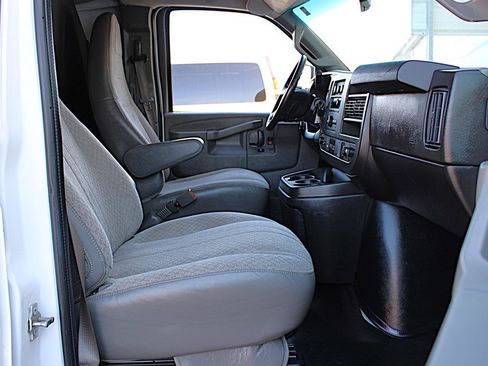 Used 2021 Chevrolet Express 2500 w/ Driver Convenience Package image 19