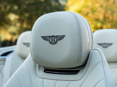 Used 2024 Bentley Continental GT V8 image 17