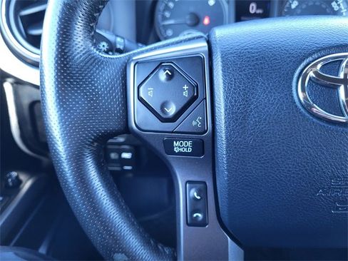 Used 2019 Toyota Tacoma TRD Off-Road w/ Technology Package image 18