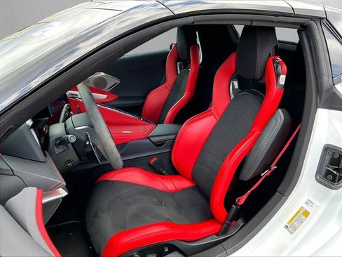 Used 2024 Chevrolet Corvette Z06 RWD image 25