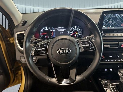 Used 2021 Kia Seltos SX w/ SX Sunroof Package AWD/4WD image 10