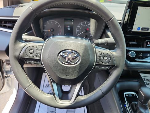 Used 2025 Toyota Corolla SE FWD image 16