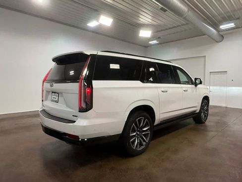 Used 2021 Cadillac Escalade ESV Sport Platinum image 34
