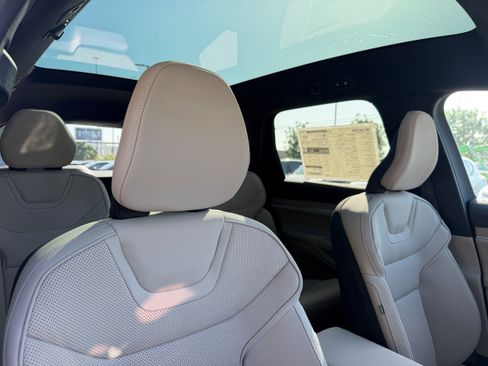 New 2026 Volvo EX90 Plus AWD/4WD image 9