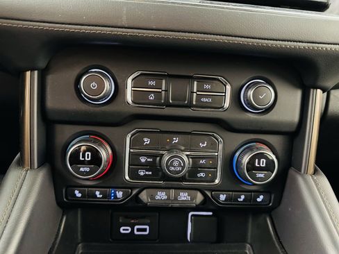 Used 2021 Chevrolet Tahoe High Country RWD image 19