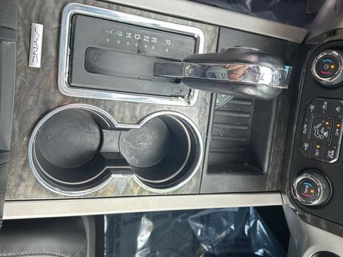 Used 2017 Ford Expedition Limited image 14