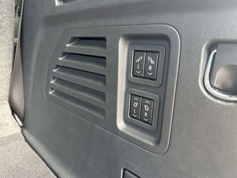 Used 2024 Chevrolet Traverse RS FWD image 13