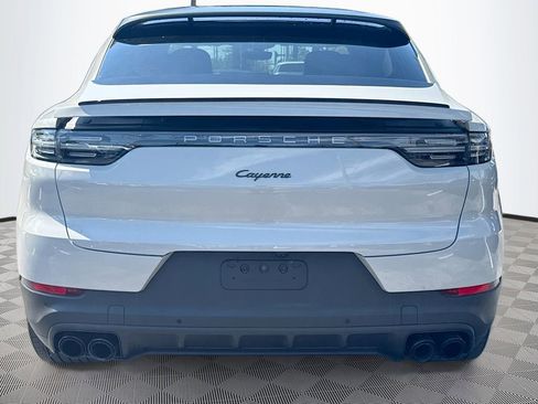 Used 2023 Porsche Cayenne Platinum Edition image 7