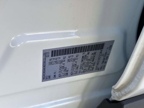 Used 2025 Nissan Rogue S image 14