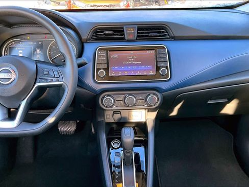 Used 2025 Nissan Versa SV image 7