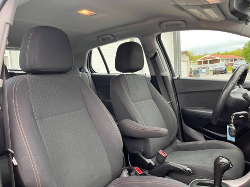 Used 2019 Chevrolet Trax LS AWD/4WD image 11
