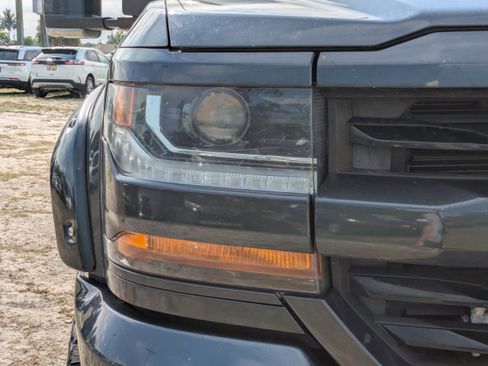Used 2018 Chevrolet Silverado 1500 LT w/ All Star Edition AWD/4WD image 7