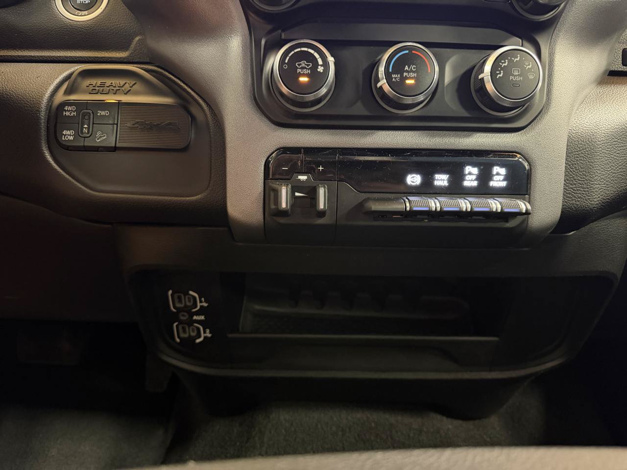 Used 2024 RAM 2500 Big Horn w/ Off Road Package AWD/4WD image 18