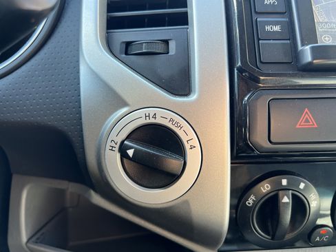 Used 2015 Toyota Tacoma 4x4 Double Cab w/ TRD Off-Road Package image 30