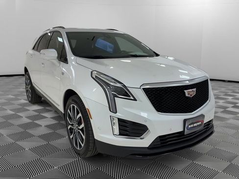 Certified 2024 Cadillac XT5 Sportv w/ Technology Package AWD/4WD image 7