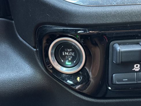 Certified 2025 Chevrolet Silverado 1500 LT RWD image 22