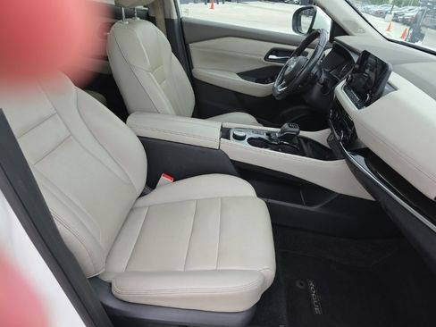 Used 2023 Nissan Rogue SL w/ SL Premium Package image 18